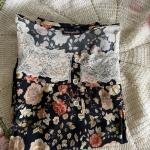 Black floral || feeding friendly || 502.