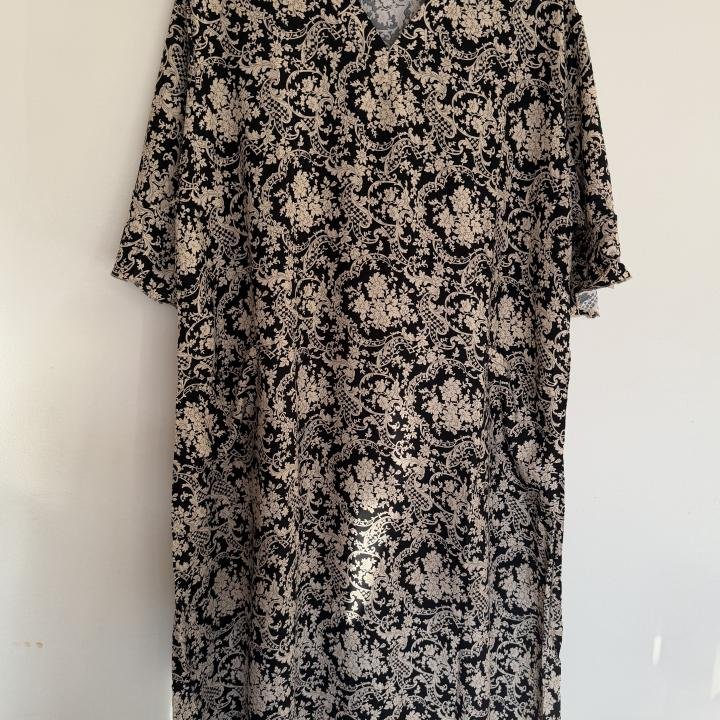 V neck , pocket maxi || 905 .