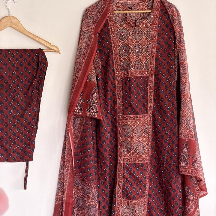 NORA AARA SET | 401